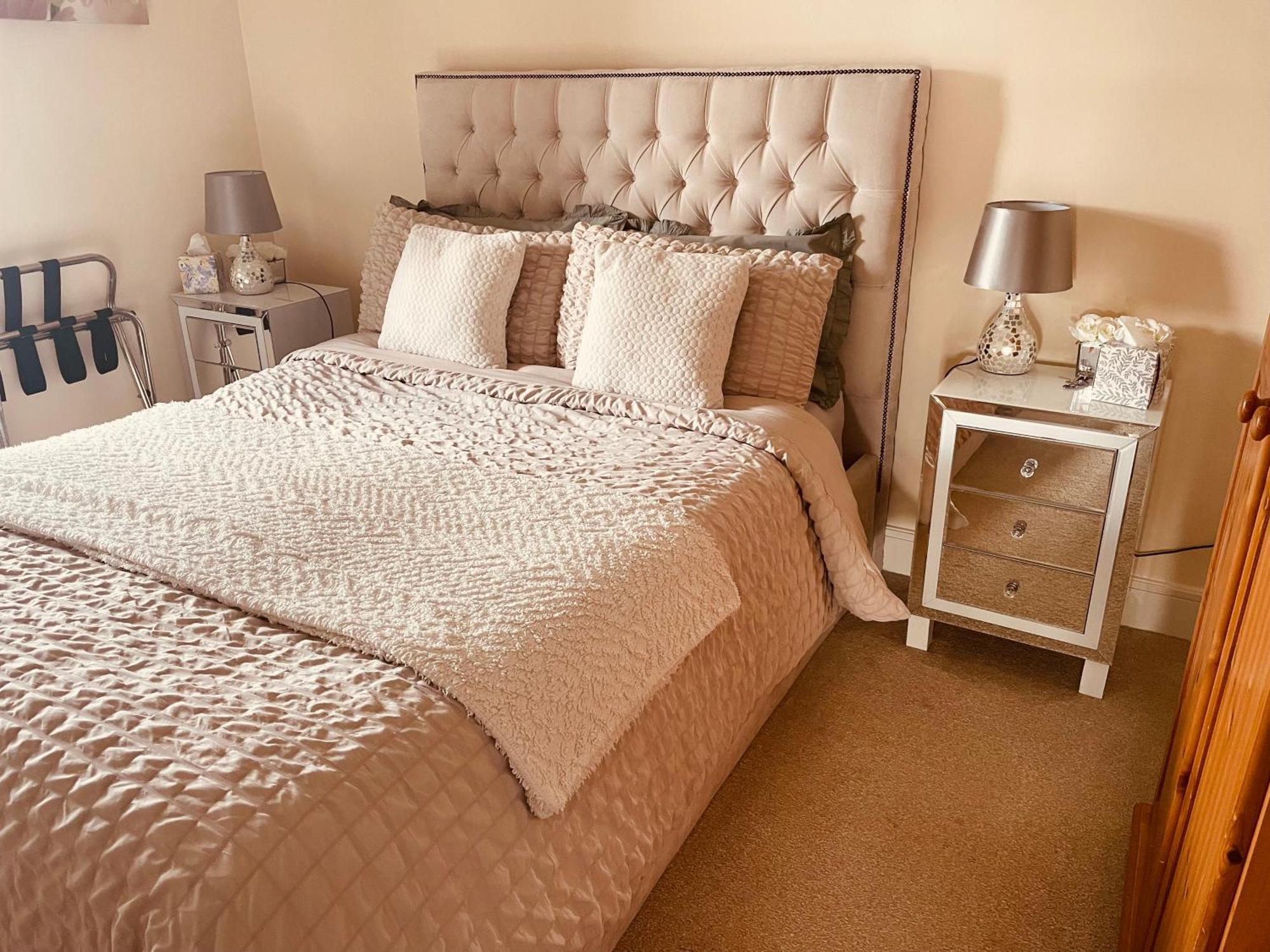 A Room In Central Park Apts Carrick-on-Shannon Экстерьер фото
